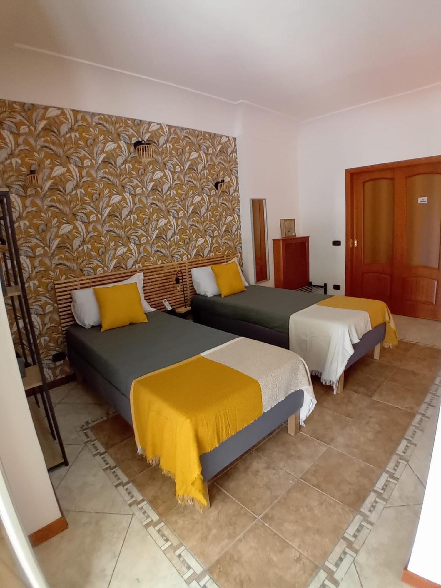 מלון נאפולי Reginella House מראה חיצוני תמונה