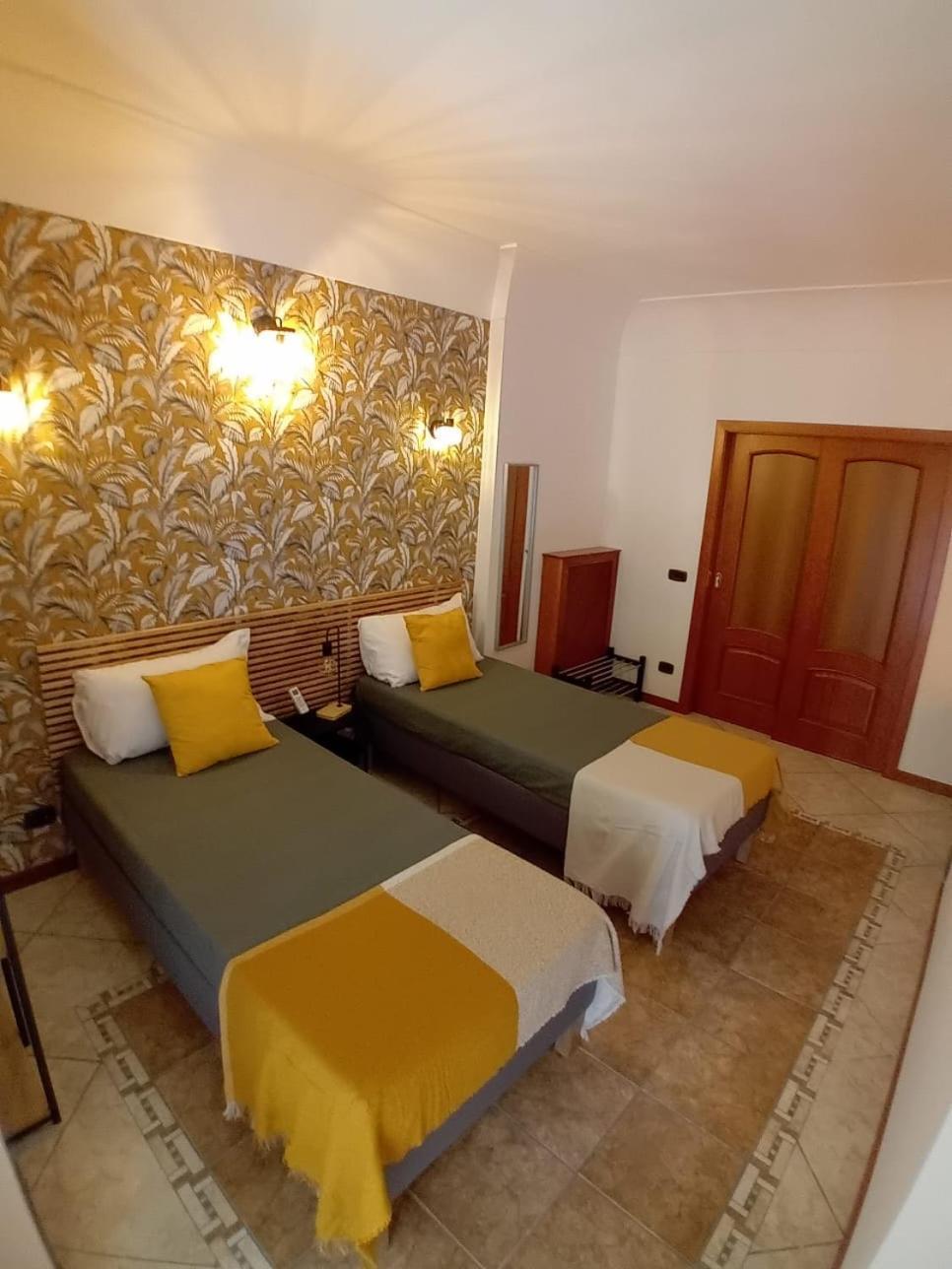 מלון נאפולי Reginella House מראה חיצוני תמונה
