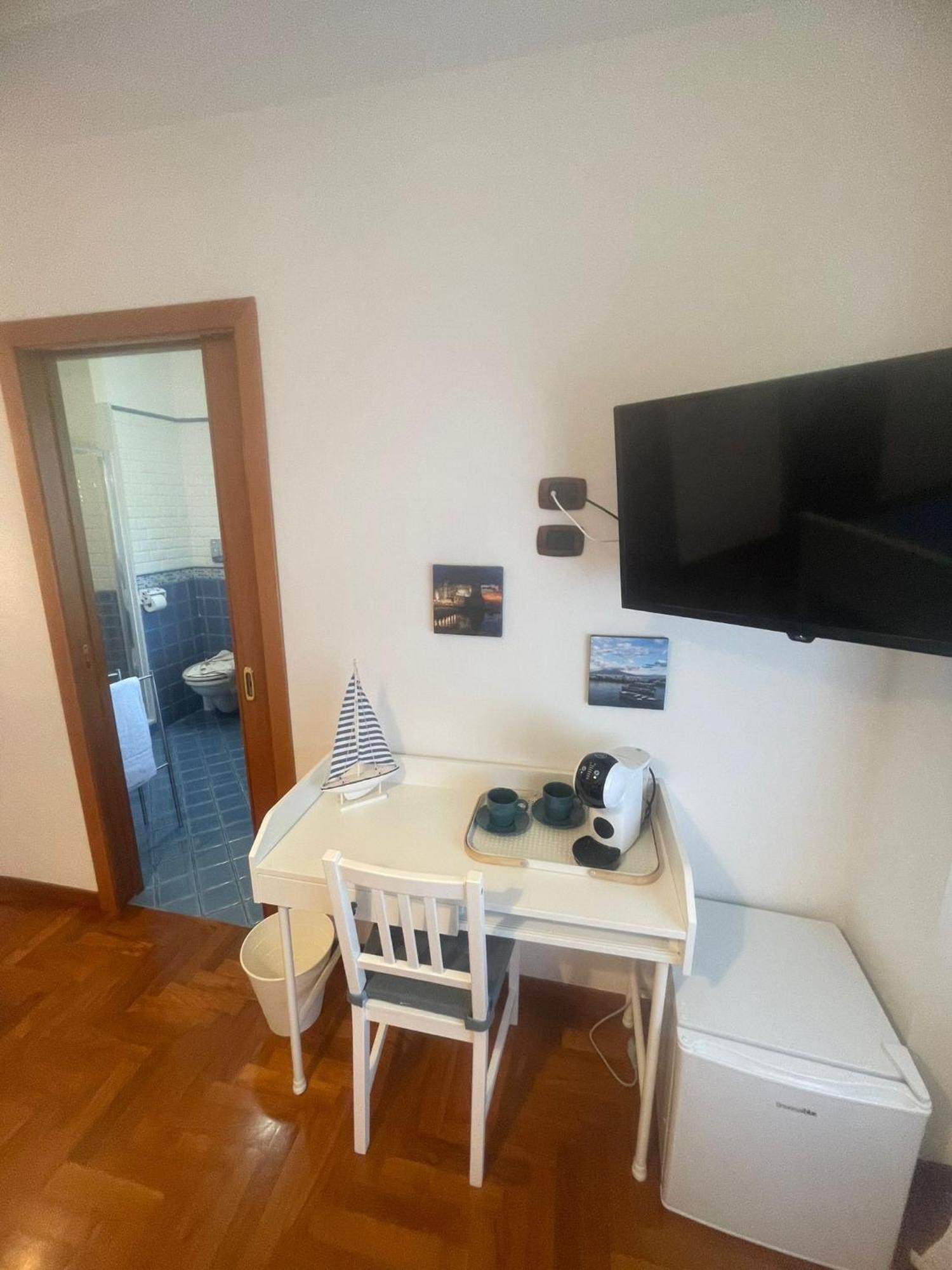 מלון נאפולי Reginella House מראה חיצוני תמונה