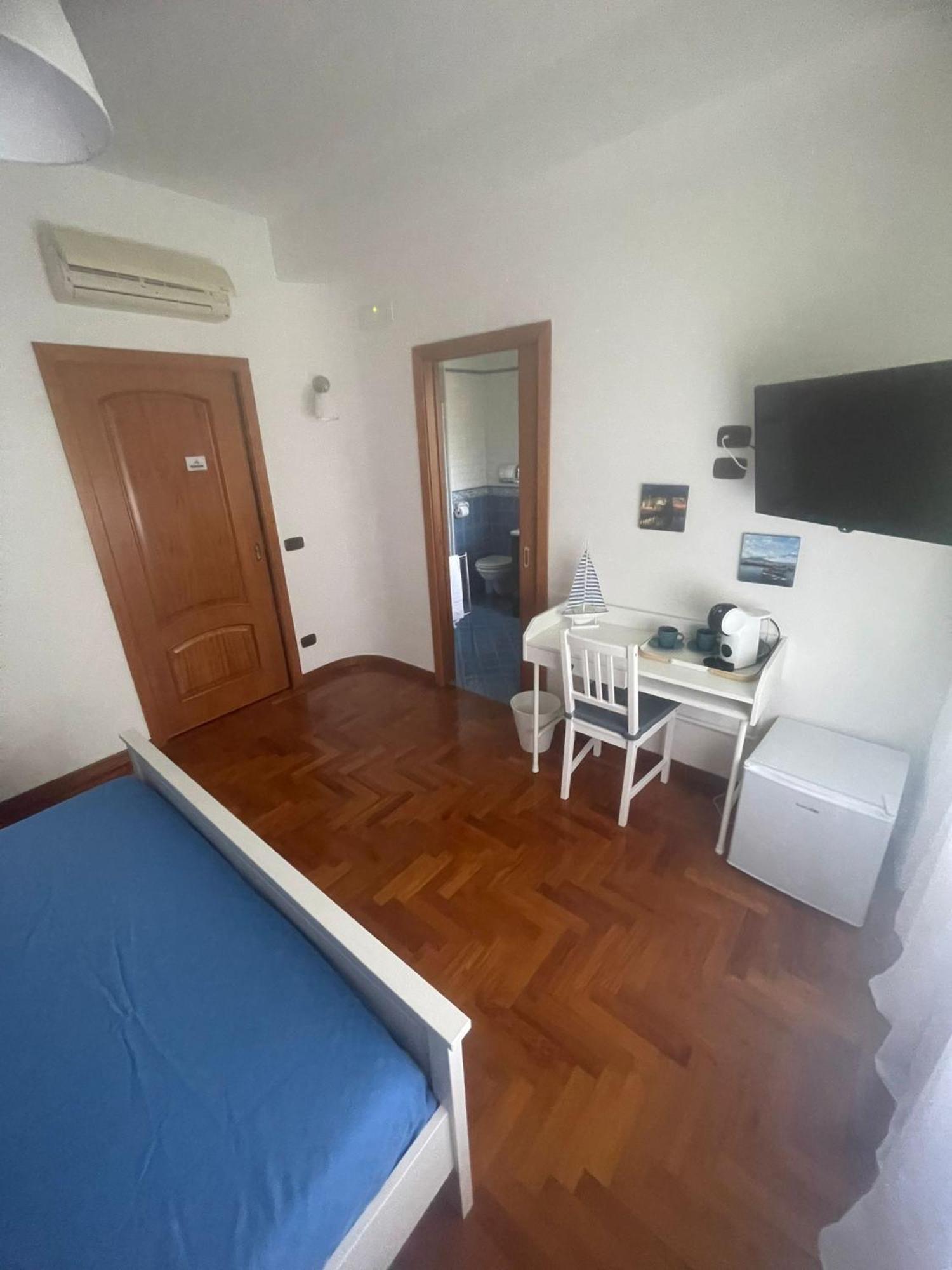 מלון נאפולי Reginella House מראה חיצוני תמונה